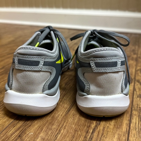 Nike Flywire Women's Size 7.5 Gray Green Running Sneakers Shoes - Picture 7 of 10